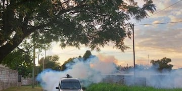 Operativos de fumigación contra el dengue en barrios de la ciudad de Córdoba.
