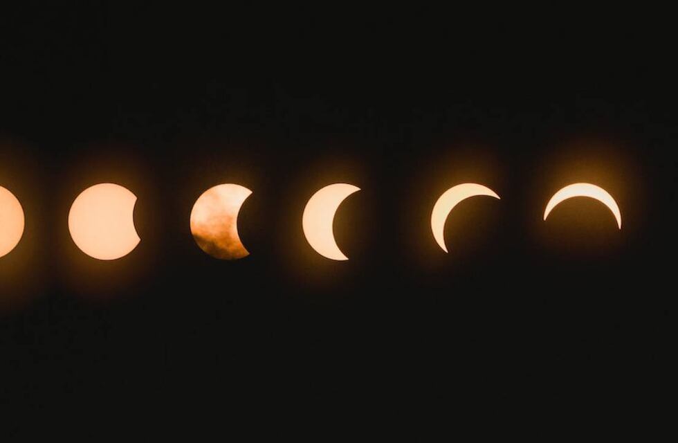 Eclipse solar híbrido: dos rituales para aprovechar la energía