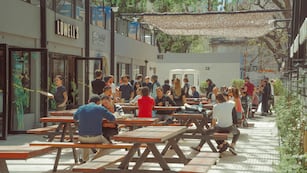 Mercado con productos gourmet, stands con artesanos y comida autóctona en Córdoba. (Gentileza: BA Capital Gastronómica / Ilustrativa)