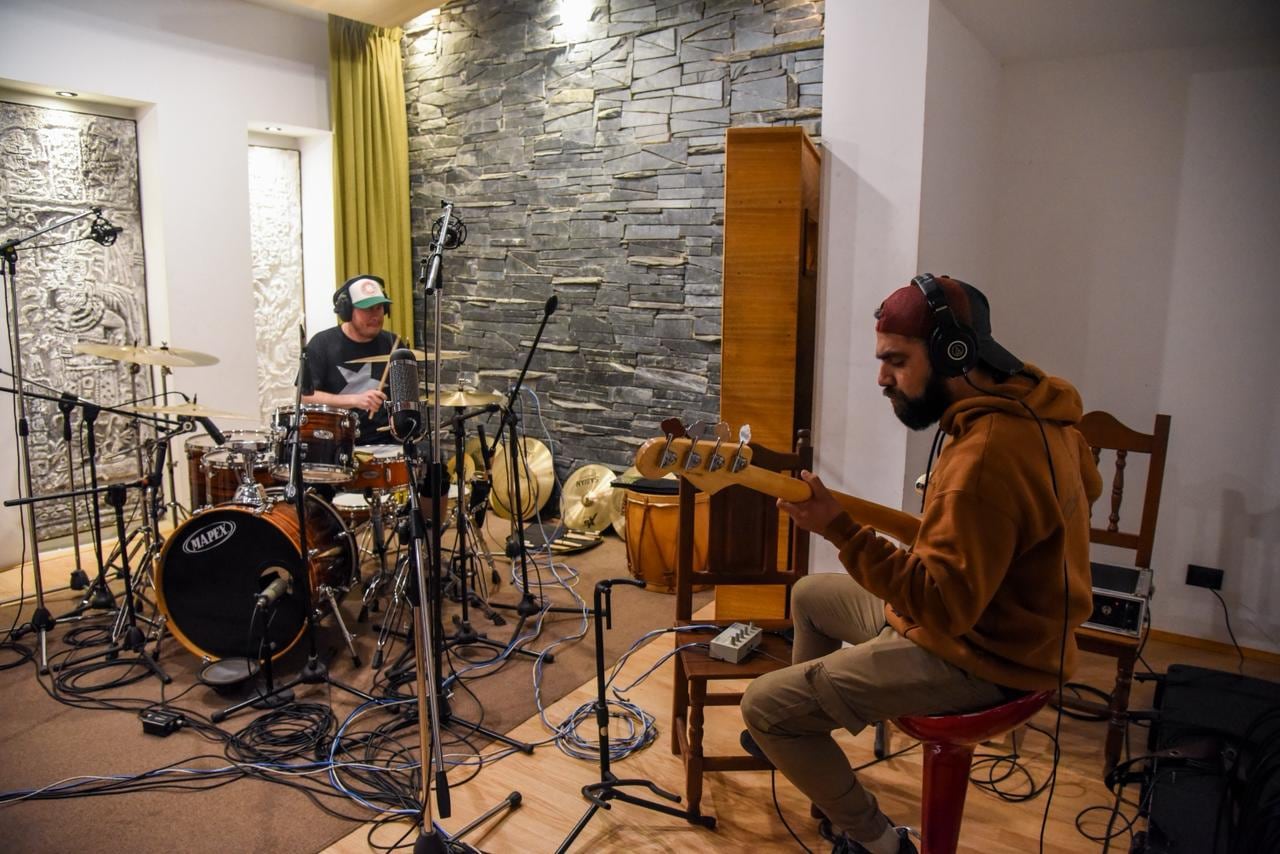 Ustedira banda de Tránsito