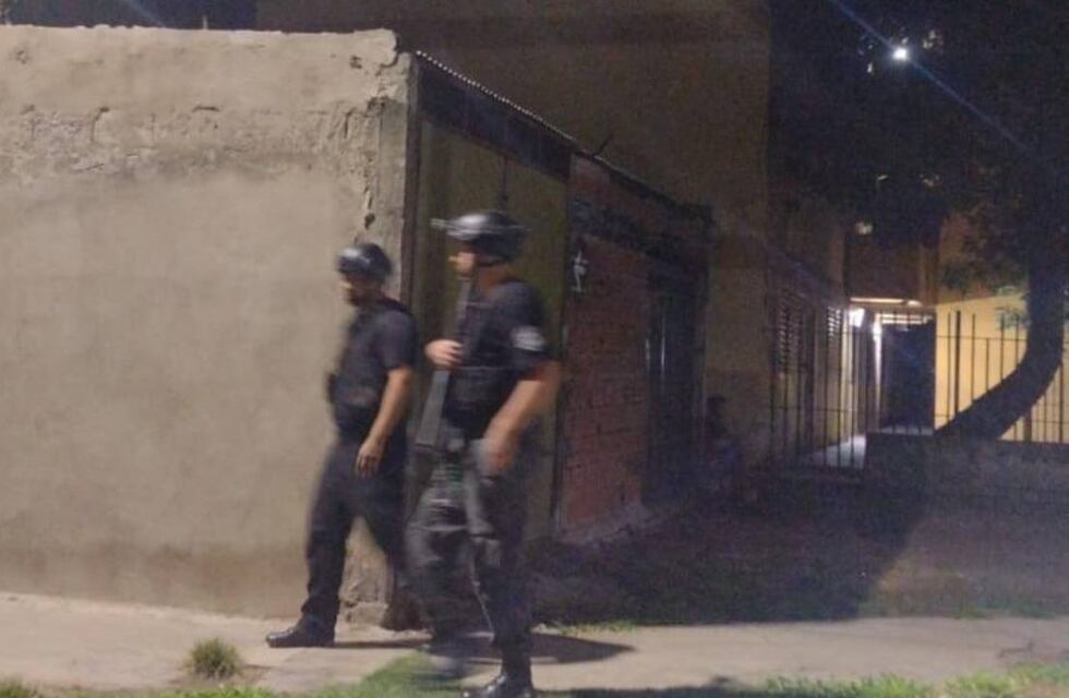 Crimen en Rosario: lo mataron a balazos antes de la imputación a policías detenidos