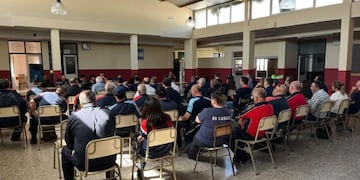 Bomberos de Tres Arroyos participaron de la reunión de la Federación de Asociaciones