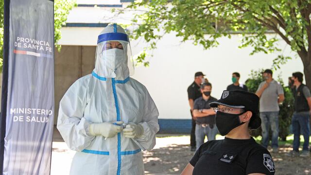 La provincia de Santa Fe realizó hisopados al personal policial (Gobierno de Santa Fe)