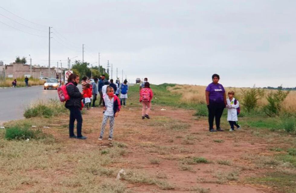 Paro de transportes escolares en Santa Rosa deja a cientos de chicos sin clases