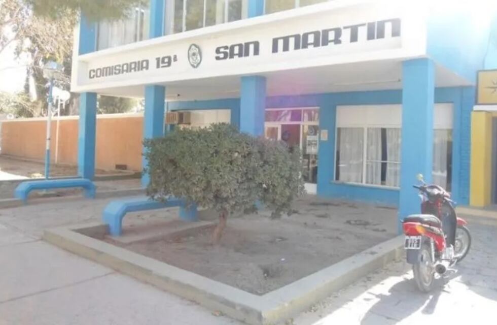 Le robaron a un anciano y sus familiares le dieron un puntazo al presunto ladrón