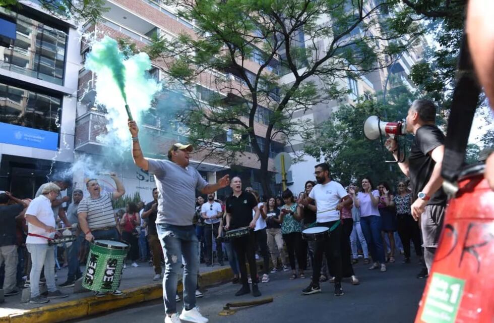 El Suoem se concentra en Córdoba para reclamar contra “amedrentamientos e intimidaciones”