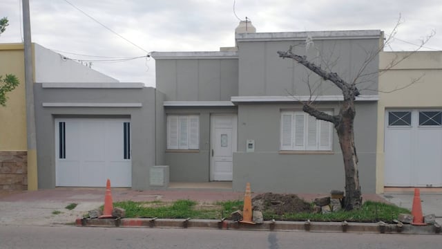 Repara un cordón en Avenida Brasil