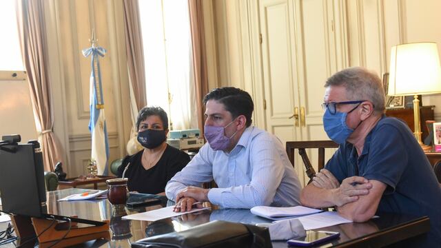 Trotta durante su reunión con los ministros. (Foto: Los Andes)