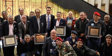 Sesión especial en homenaje a los Veteranos de la Guerra de Malvinas.