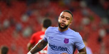 Memphis Depay anotó un gol con Barcelona y festejó a lo Lionel Messi.