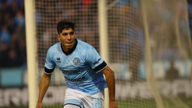 Maxi Comba "pescó" el rebote y puso el 1-0 de Belgrano contra Maipú en el Gigante. (Javier Ferreyra /La Voz)