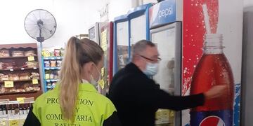 Decomisaron 400 kg de comida vencida y en mal estado