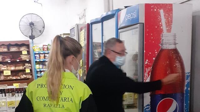 Decomisaron 400 kg de comida vencida y en mal estado