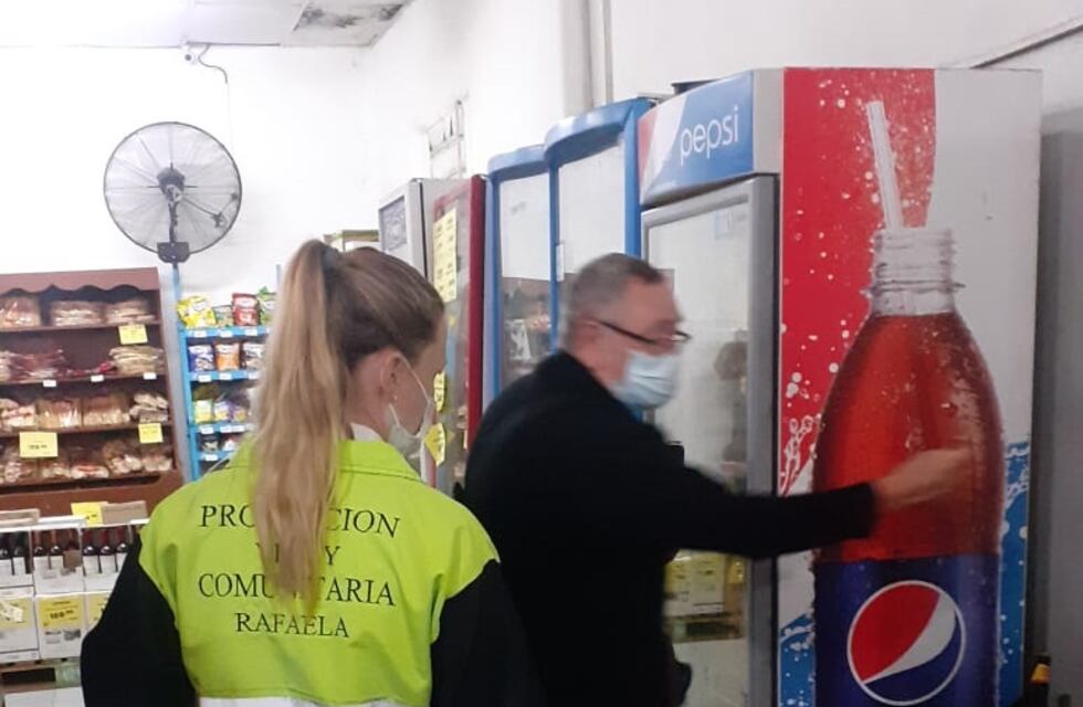 Decomisaron más de 400 kg de alimentos en mal estado y vencidos