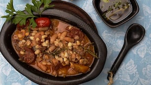 Cómo preparar un locro criollo el 25 de mayo.