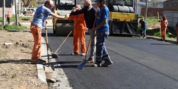 Comenzó la obra de pavimentación de 15 cuadras en Nueva Bahía Blanca