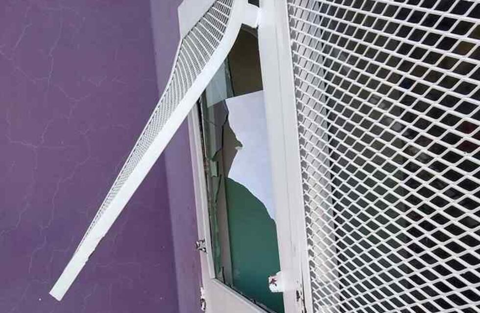 Robo en un colegio de La Plata: se llevaron milanesas, queso y pollo