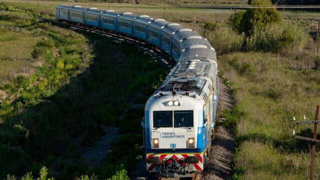 El tren que une Rosario y Cañada de Gómez tendría su prueba piloto en diciembre (Trenes Argentinos).