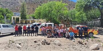 El Ministerio de Minería participó como veedor en un ejercicio organizado por Protección Civil, con escuelas, bomberos, Defensa Civil y policía.