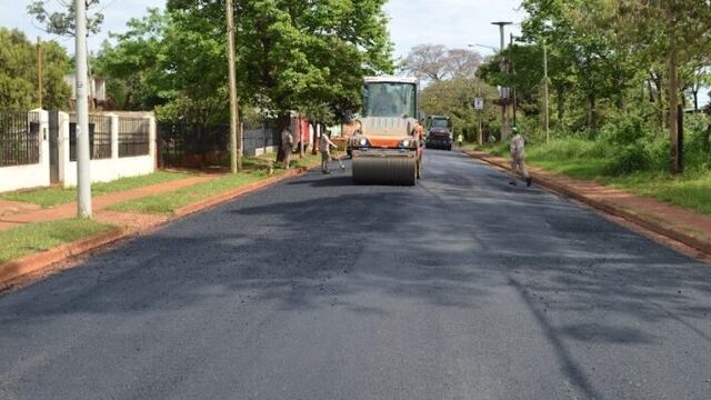 Extienden el asfaltado sobre la calle Humberto Pérez en Posadas.