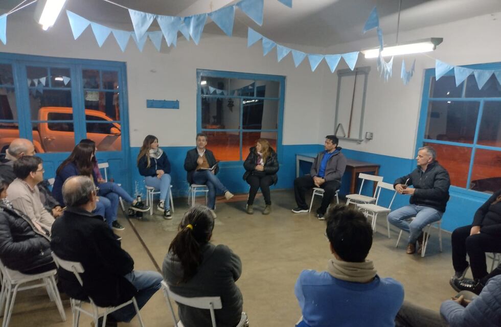 Integrantes del Movimiento Vecinal Renovación se reunieron con vecinos de San Mayol
