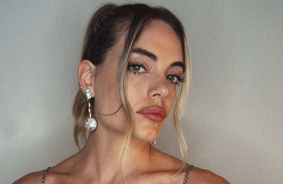 Emilia Attias cautivó con el jugado look por su cumpleaños: “tanga a la vista” y corset