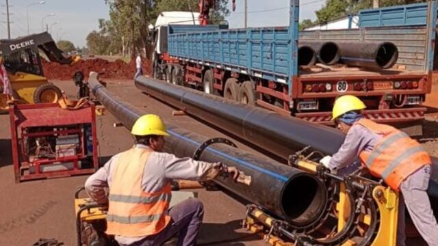 Siguen ejecutando obras en el acueducto de Posadas.
