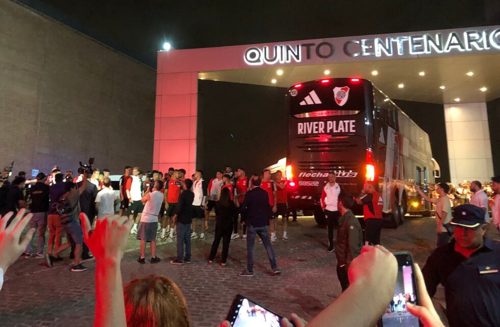 El enojo de los hinchas de River en Córdoba: los futbolistas no se acercaron a saludar