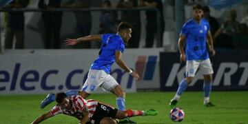 Estudiantes perdió ante San Martín de Tucumán en Río Cuarto. Mal debut en la Primera Nacional (La Voz).