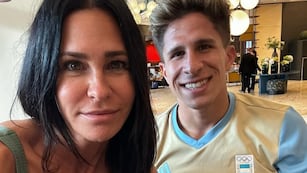 La emoción de Caro Baldini por el primer gol de su hijo Giuliano Simeone en la Selección Argentina.