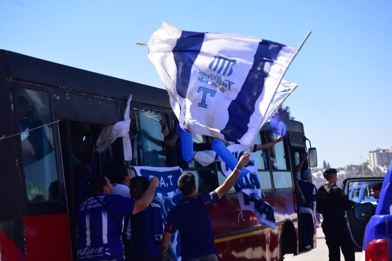 La previa de los hinchas de Talleres en el clásico ante Belgrano. (Javier Ferreyra/ La Voz).