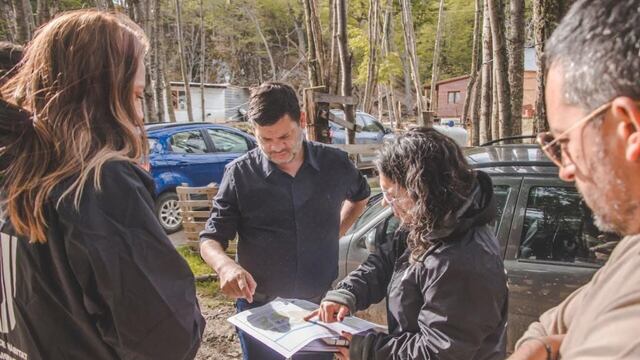 La secretaría de habitad y ordenamiento territorial mantiene reuniones con vecinos