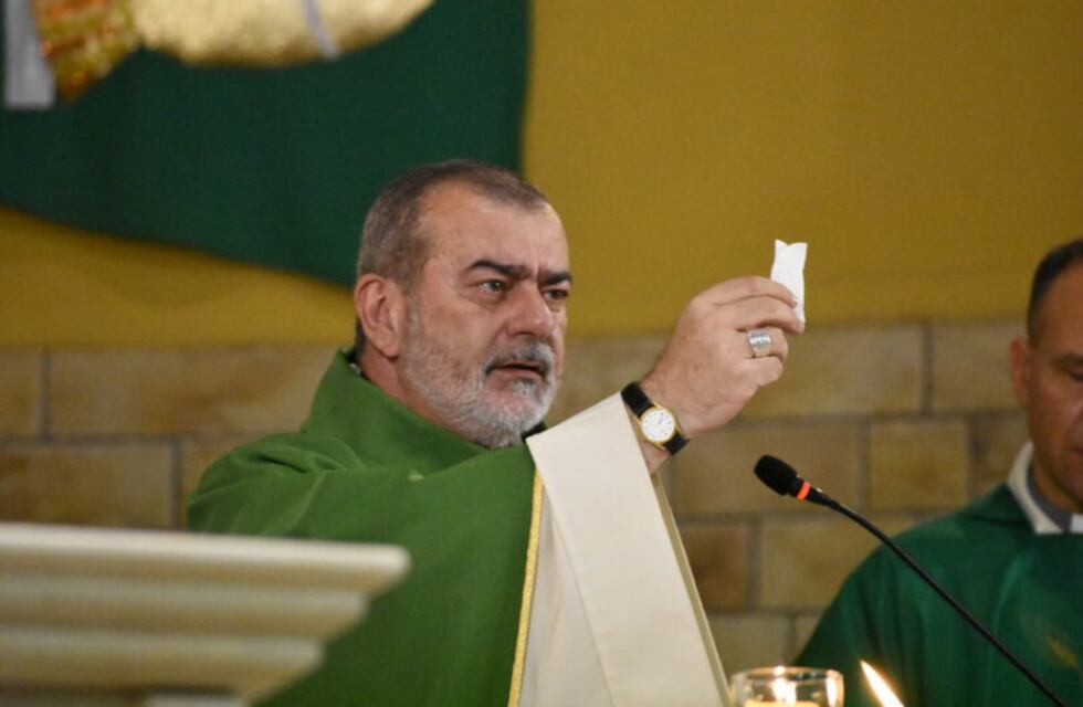 Monseñor Domínguez restableció la obligación de cumplir con el precepto dominical