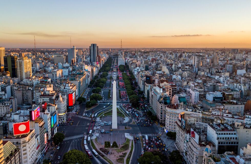 Humo en la Ciudad y zona norte: usuarios en las redes reportaron un intenso olor a quemado